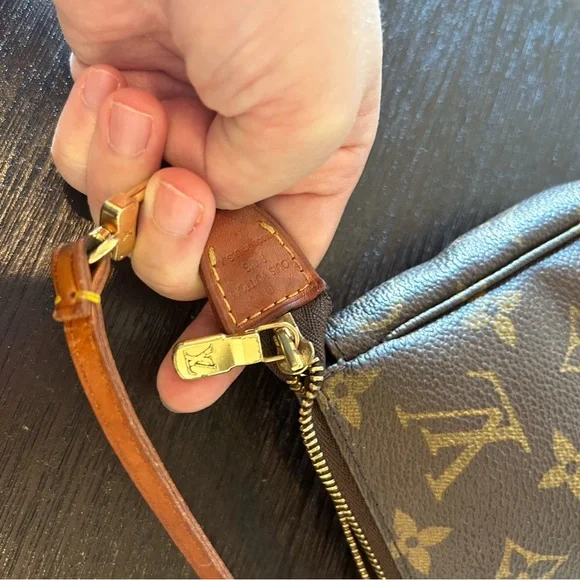 Louis Vuitton Monogram Pochette Accessories - Picture 11 of 15